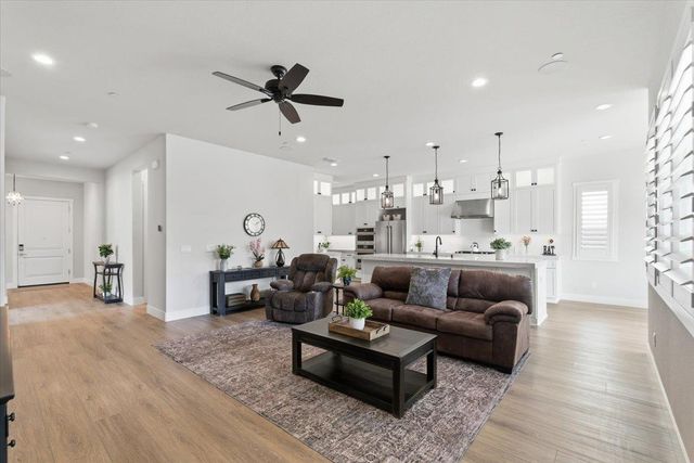 3520 Deer Park Dr, Folsom, CA 95630