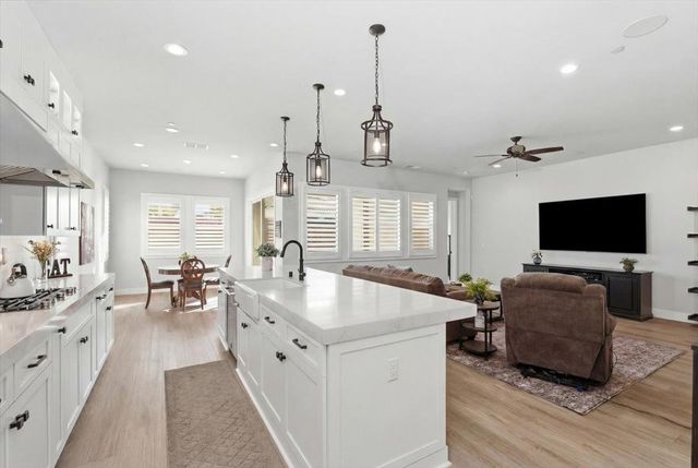 3520 Deer Park Dr, Folsom, CA 95630