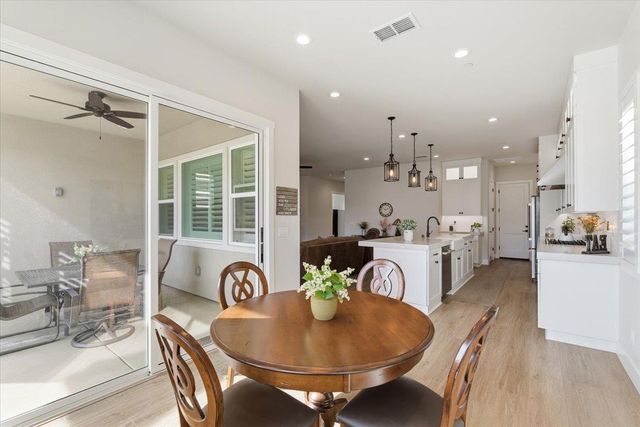 3520 Deer Park Dr, Folsom, CA 95630