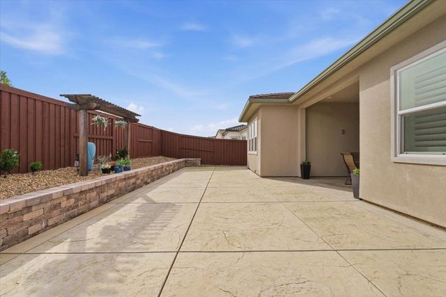3520 Deer Park Dr, Folsom, CA 95630