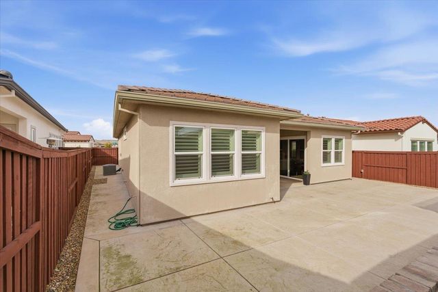 3520 Deer Park Dr, Folsom, CA 95630