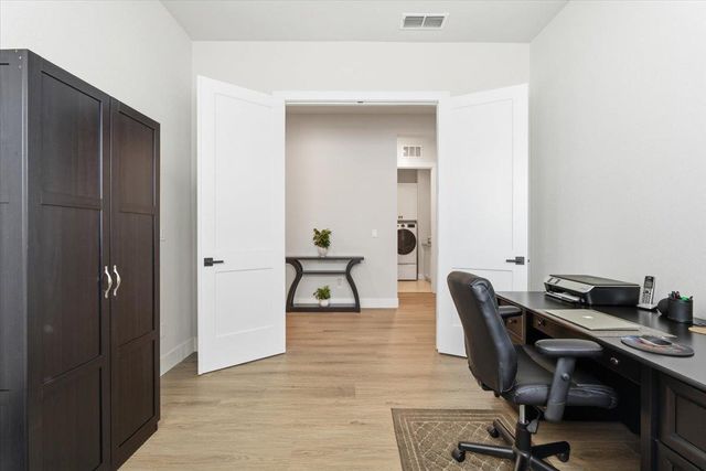 3520 Deer Park Dr, Folsom, CA 95630