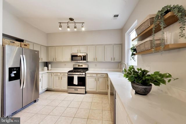 3726 BURNHAM PL NE, Washington, DC 20019