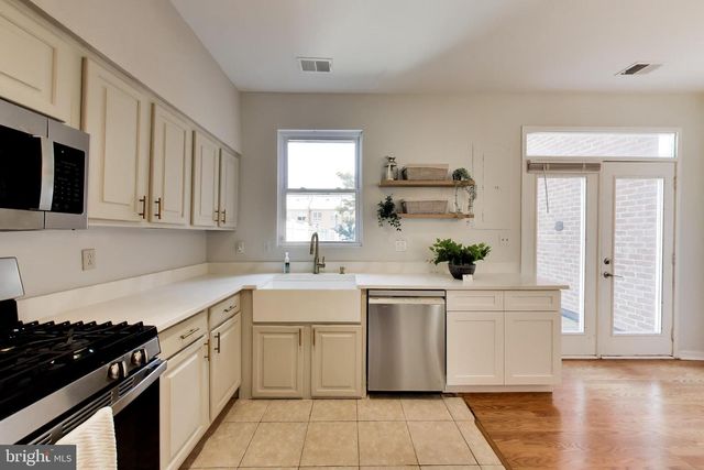 3726 BURNHAM PL NE, Washington, DC 20019