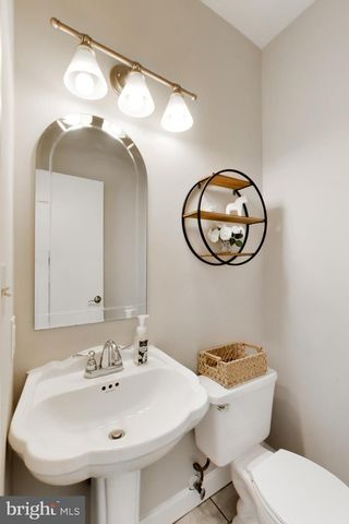 3726 BURNHAM PL NE, Washington, DC 20019