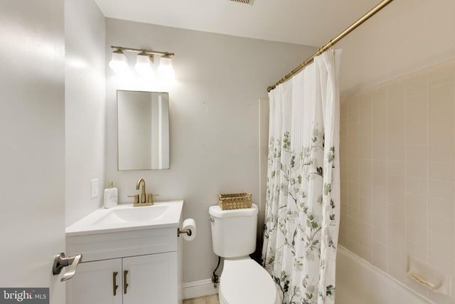 3726 BURNHAM PL NE, Washington, DC 20019