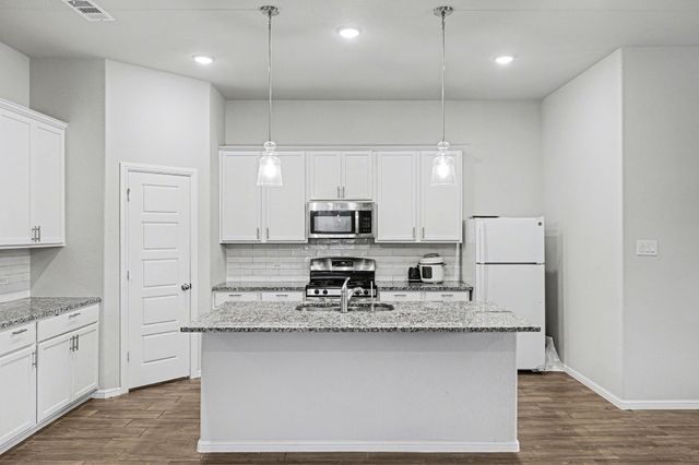 157 Greenback Trail, Fort Worth, TX 76131