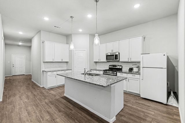 157 Greenback Trail, Fort Worth, TX 76131