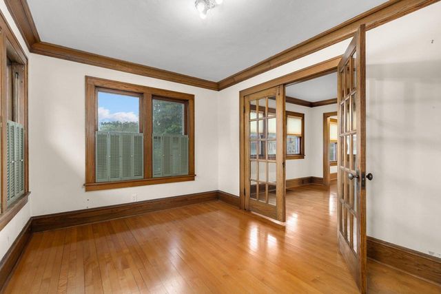 1863 DOTY STREET, Oshkosh, WI 54902