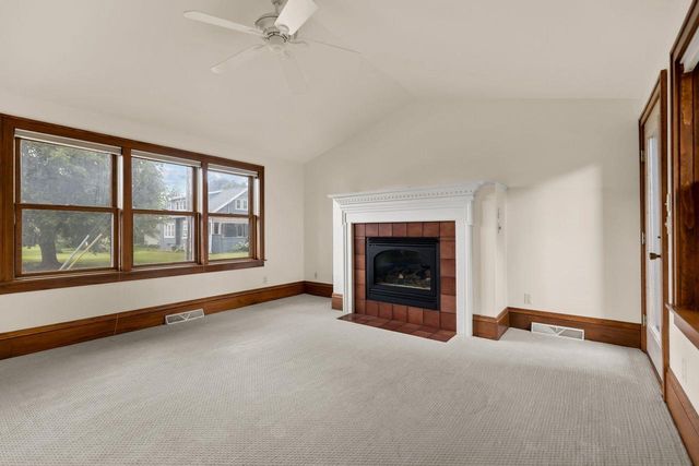 1863 DOTY STREET, Oshkosh, WI 54902