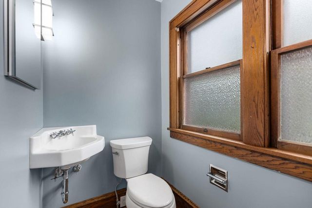 1863 DOTY STREET, Oshkosh, WI 54902