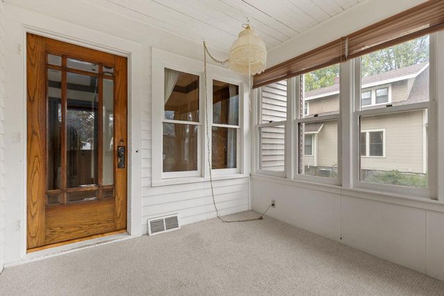 1863 DOTY STREET, Oshkosh, WI 54902