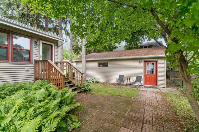 1863 DOTY STREET, Oshkosh, WI 54902