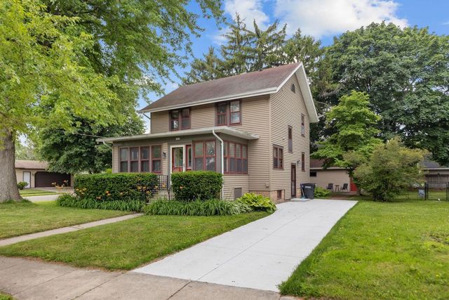 1863 DOTY STREET, Oshkosh, WI 54902