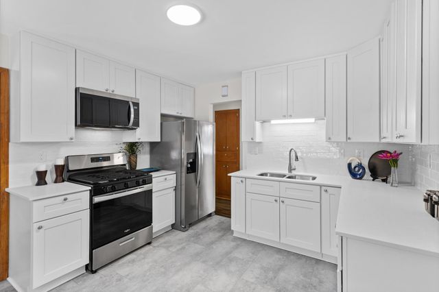 1675 Maryland Avenue E, Saint Paul, MN 55106