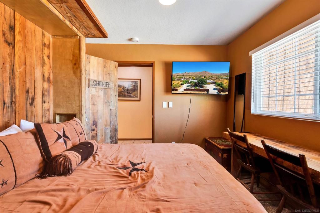 Image 29 of property listing at 60291 La Mirada Trl, Joshua Tree, CA 92252