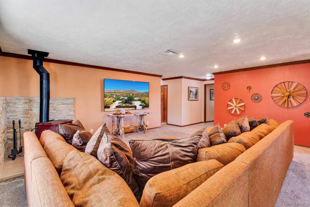 Image 38 of property listing at 60291 La Mirada Trl, Joshua Tree, CA 92252