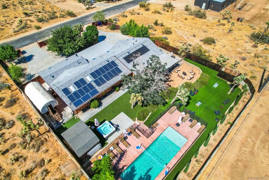 Image 66 of property listing at 60291 La Mirada Trl, Joshua Tree, CA 92252