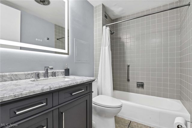 12700 Lake Avenue 408, Lakewood, OH 44107