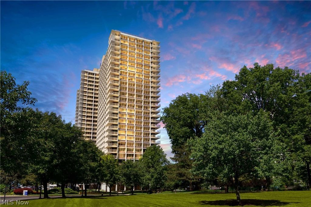 12700 Lake Avenue 408, Lakewood, OH 44107