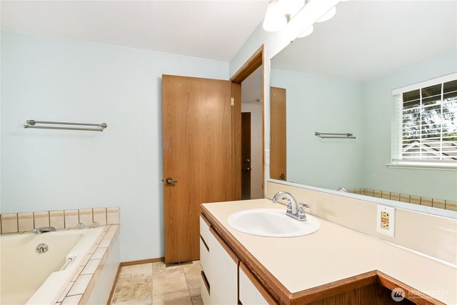 9306 Northwood Drive SE, Olympia, WA 98513
