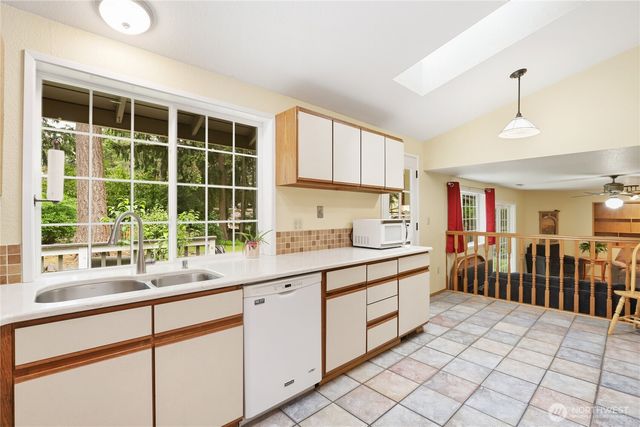 9306 Northwood Drive SE, Olympia, WA 98513