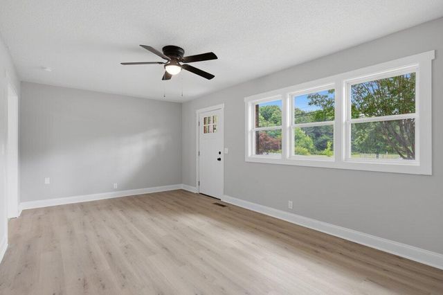 1013 Greenhill Drive, Rossville, GA 30741