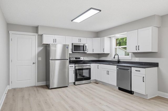 1013 Greenhill Drive, Rossville, GA 30741