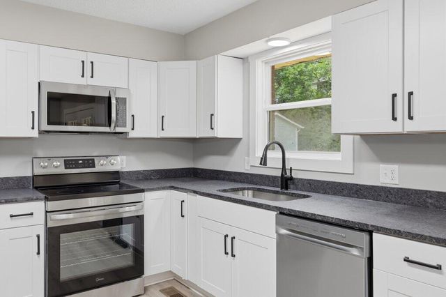 1013 Greenhill Drive, Rossville, GA 30741