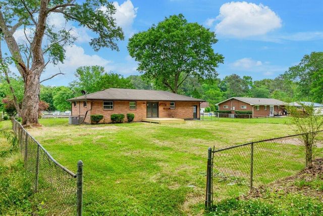 1013 Greenhill Drive, Rossville, GA 30741