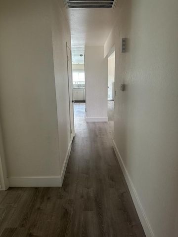 3060 Sylmar Avenue, Clovis, CA 93612