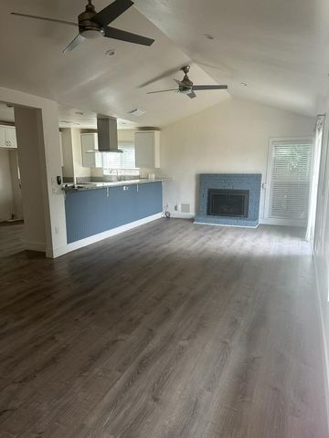 3060 Sylmar Avenue, Clovis, CA 93612