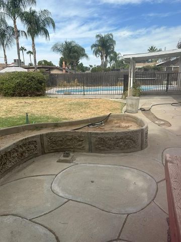3060 Sylmar Avenue, Clovis, CA 93612