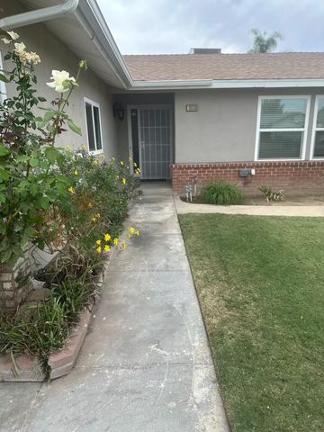 3060 Sylmar Avenue, Clovis, CA 93612
