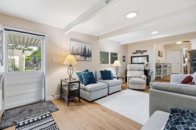 1260 Sierra Ave, Napa, CA 94558