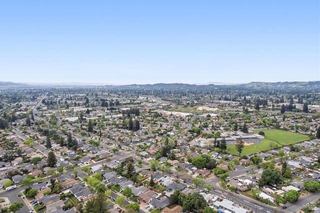 1260 Sierra Ave, Napa, CA 94558