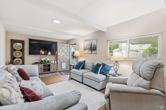 1260 Sierra Ave, Napa, CA 94558