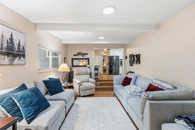 1260 Sierra Ave, Napa, CA 94558