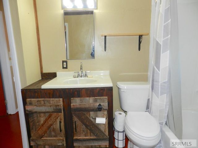 36 Blue Camas Road, Salmon, ID 83467