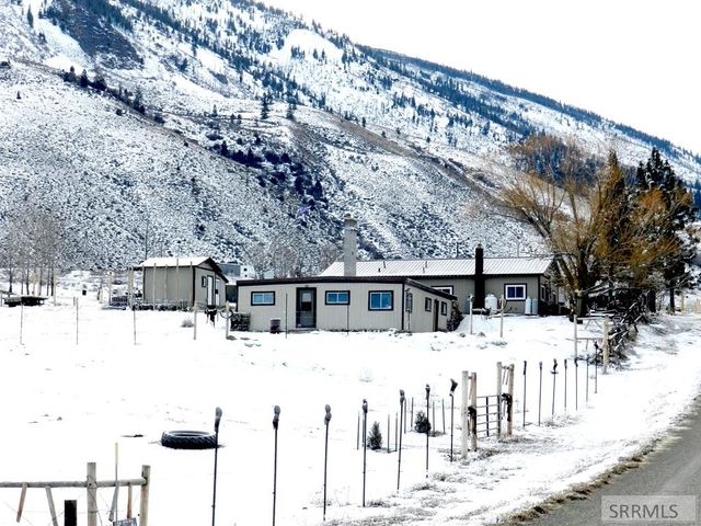 36 Blue Camas Road, Salmon, ID 83467