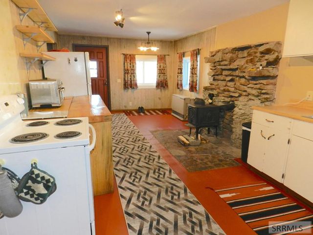 36 Blue Camas Road, Salmon, ID 83467