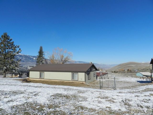 36 Blue Camas Road, Salmon, ID 83467