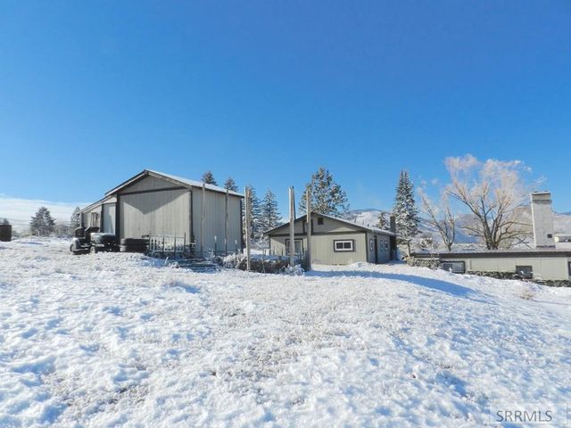 36 Blue Camas Road, Salmon, ID 83467