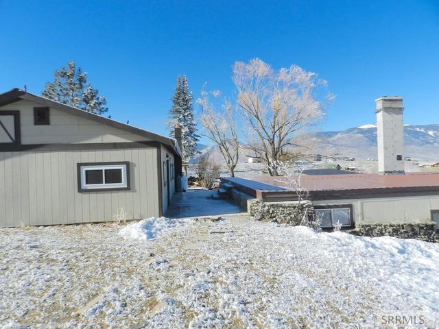 36 Blue Camas Road, Salmon, ID 83467