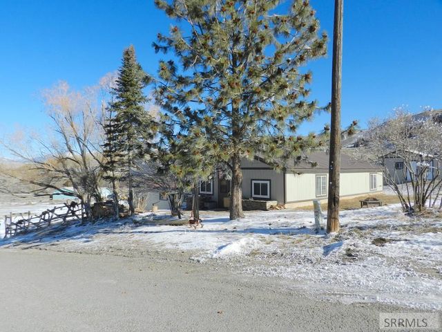 36 Blue Camas Road, Salmon, ID 83467
