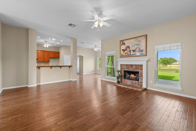 208 Blanco DR, Hutto, TX 78634
