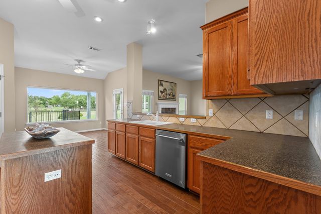 208 Blanco DR, Hutto, TX 78634