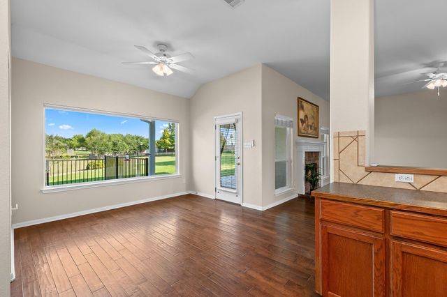208 Blanco DR, Hutto, TX 78634
