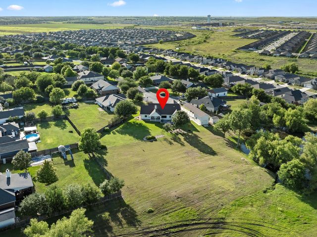 208 Blanco DR, Hutto, TX 78634