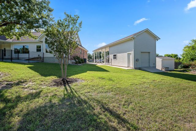 208 Blanco DR, Hutto, TX 78634